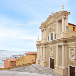 Hotels Hotel De Belgique a Menton : photos des chambres