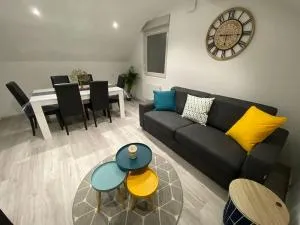 f2 50m2 atypique en souplex vue basilique - Flainval