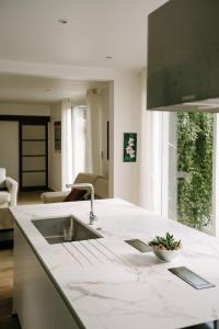 Maisons de vacances Beautiful house in the heart of its pine forest - private pool : photos des chambres