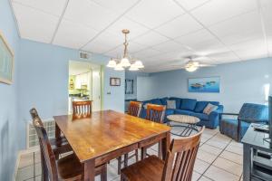 The Treehouse On the Bay