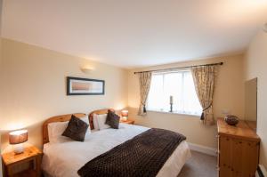 Kingswear Park Club with Swimming Pool & Spa