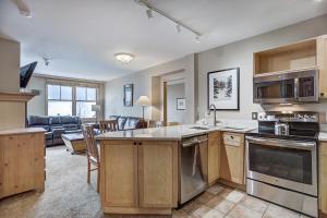 Silver Mill 8260 - 2Br-Walk to Slopes! Kids Ski Free! condo