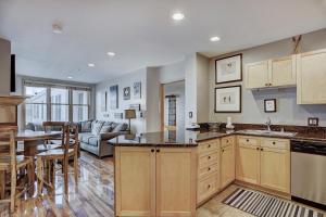 Premier Silver Mill 8281 - 2Br-Walk to Slopes! Kids Ski Free! condo