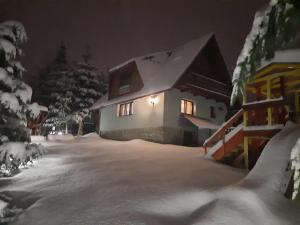 Domek nad Potokiem w górach