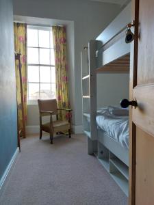 Single Room with Private Bathroom with Sea View room in Laston House