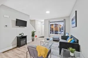 Stylish Home Base for Short or Long Stays - Devon