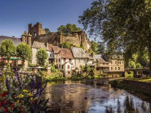 Maisons de vacances Nice holiday home in Segur-le-Chateau with parking : photos des chambres