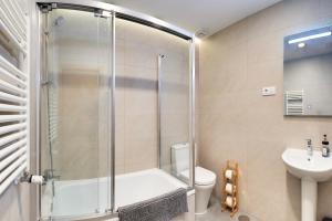 Double Room with Shared Facilities room in Hostal Patria Madrid