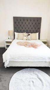 Stylish Spacious Auburn 3Bedroom House Near Olympic Park ANZ Stadium DFO Pet Friendly