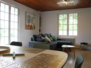 Maisons de vacances Maison de vacances plage et foret a Saint-Georges-d'Oleron – 6 couchages, jardin, terrasse, WIFI - FR-1-246A-80 : photos des chambres