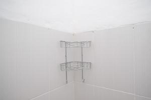 RedDoorz near De La Salle Manado