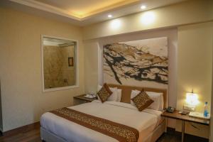Four Leaf Hotel,Budaun