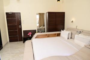 Shanti Solitaire, Arpora