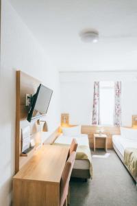 Twin Room room in Hotel Andres