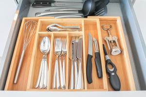 Special Apartment - stadtnah, Balkon, Parkplatz, E-Ladestation, Gitterbox für Fahrräder, Fitnessstudio