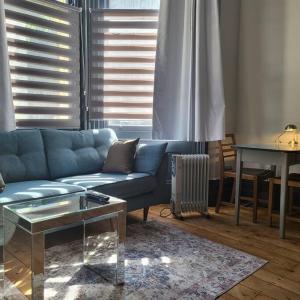 21 Mini Loft Apartment - Great Location - Comfy King Size Bed