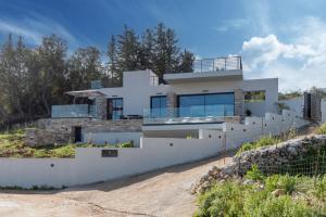 Villa Kallos by PosarelliVillas