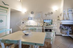 22 BAIA DEL FARO - Trilocale con terrazza abitabile vista mare