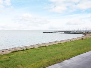 Seaside Retreat in Hvalpsund-By Traum