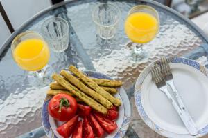 Bella-Maria at Aptera with mountain and sea view !!