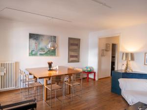 Apartment Chesa Romantica 17 by Interhome