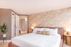 The Windsor Waikiki #3704 - 30-Night Minimum