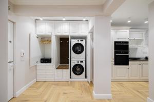 Bright House Cantemir