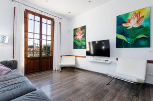 YourHouse Can Bombarda for groups up to 10 guests, perfect for cycling