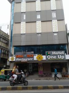 Hotel One Up