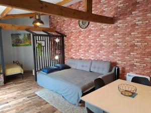 LAnnexe- guest house avec piscine studio avec coin chambre