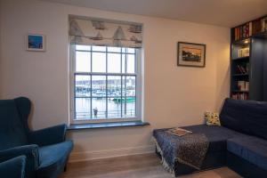 Herring Girl House - Historic seafront property