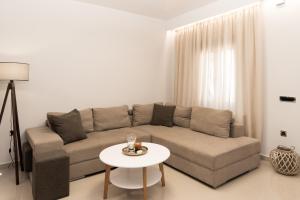 Al Santo Apartments