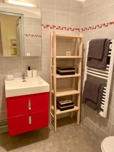 Appartements Newly Renovated Ground Floor Apartment close to Thermes : photos des chambres