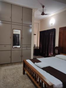 Sreevalsam Guest House