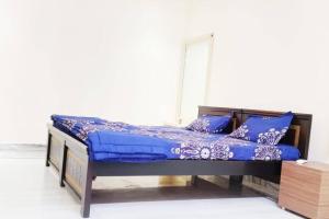 Servostay Kukatpally Spacious 5 BHK Duplex in Vivekananda Nagar with Parking