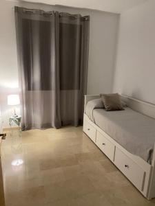 Balcones - Central Estepona 3 bed apt with pool and parking