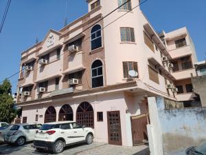 Hotel Raghav Palace 1 km Jaipur Junction & Bus Stand Sindhi Camp