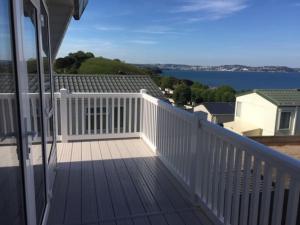 Modern Luxurious Holiday Home with ocean views