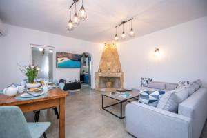 Green Oak Villa