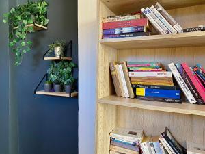 Lovely & cozy duplex heart of Nice with bathtub!