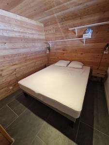 Villas Boost Your Immo Vars Eyssina Chalet 867 : photos des chambres