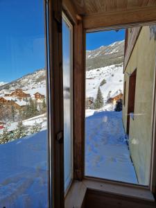 Villas Boost Your Immo Vars Eyssina Chalet 867 : photos des chambres