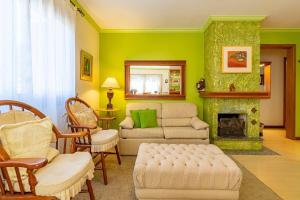 Rosa Edificio Di trevi