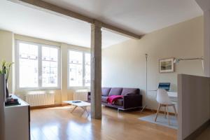 Las Columnas, centro, garaje.