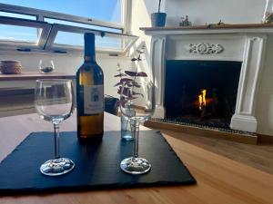 GATU Casa Muse junto a la playa, vista al mar, aire acc, terraza, wifi y chimenea " Preferente mayores de 21 años y familias "