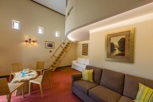 Rocabella Hellinikon Country Hotel