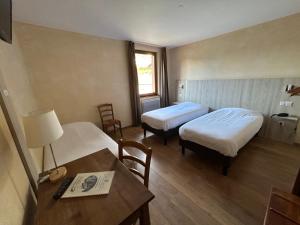 Hotels Auberge Des Mesanges : photos des chambres