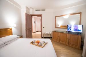Suite room in SHG Hotel De La Ville
