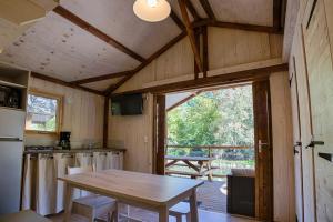 Campings Camping des Gaves : photos des chambres