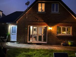 1 Bed Studio - Sleeps 2 - Smoking - Parking - Wifi